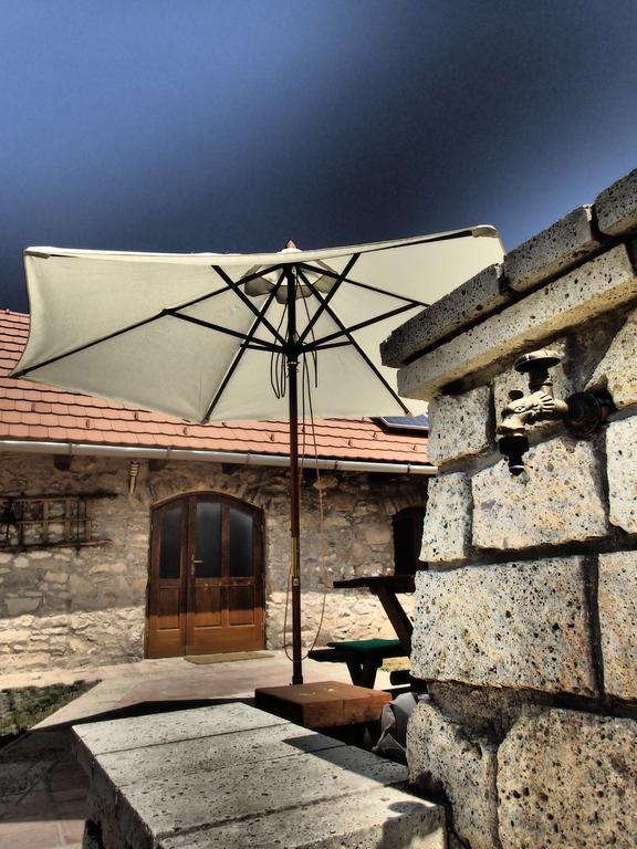 Hotel BoldogKőHáz Boldogkovaralja Esterno foto